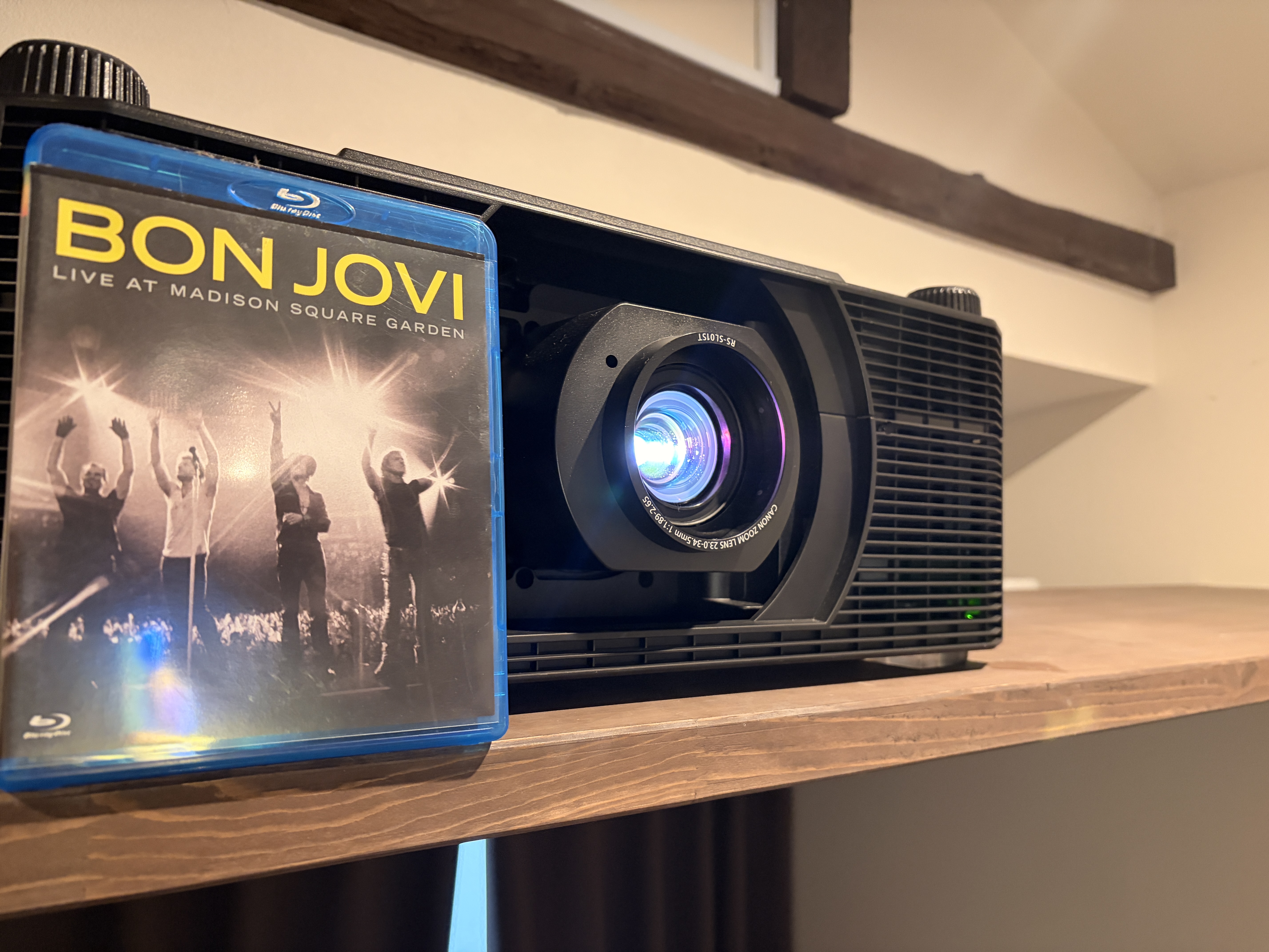 Canon 4K5020Z size comparison